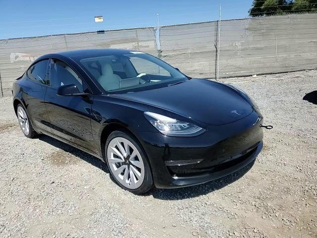 2022 Tesla Model 3 - zdjęcie 13