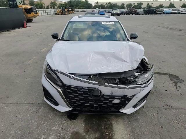 2024 Nissan Altima Sr - zdjęcie 13