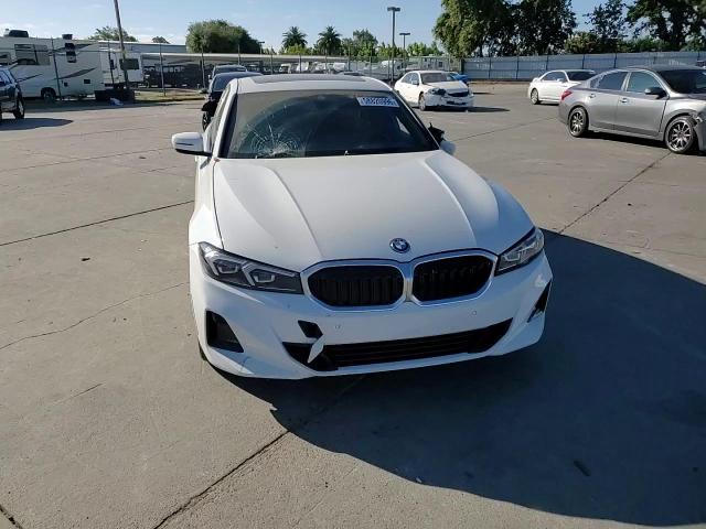 2023 BMW 330Xe - zdjęcie 13