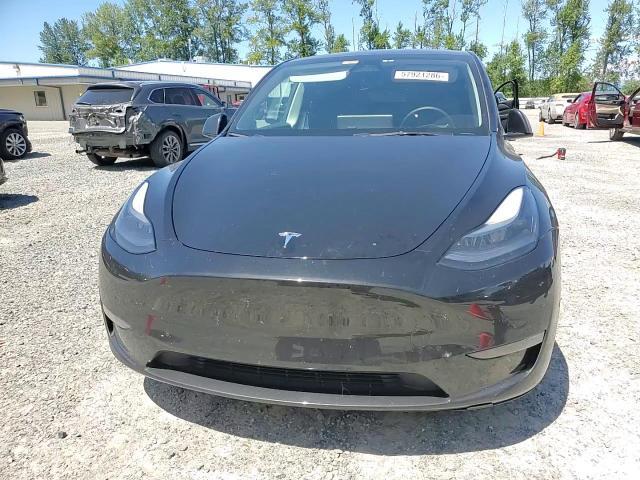 2024 Tesla Model Y - zdjęcie 14