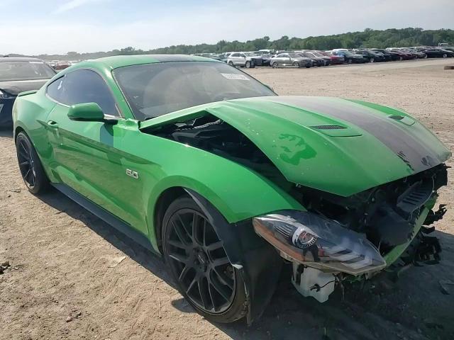 2019 Ford Mustang - zdjęcie 13