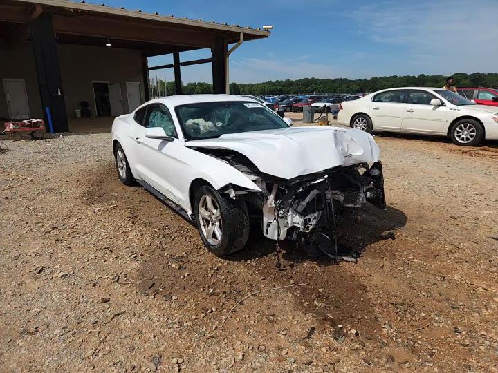 2015 Ford Mustang - zdjęcie 14