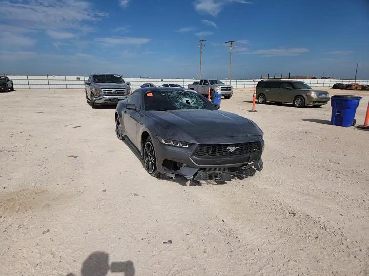 2024 Ford Mustang - zdjęcie 13