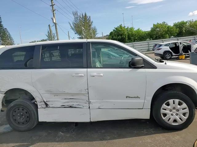 2017 Dodge Grand Caravan Se - zdjęcie 14