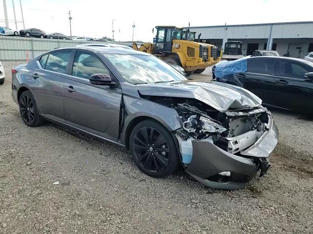 2022 Nissan Altima Sr - zdjęcie 13