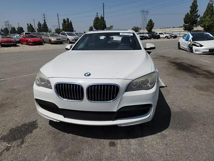 2013 BMW 740 I - zdjęcie 14