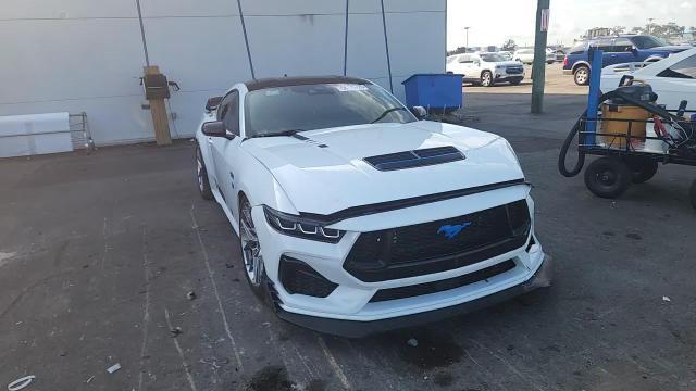 2024 Ford Mustang Gt - zdjęcie 13