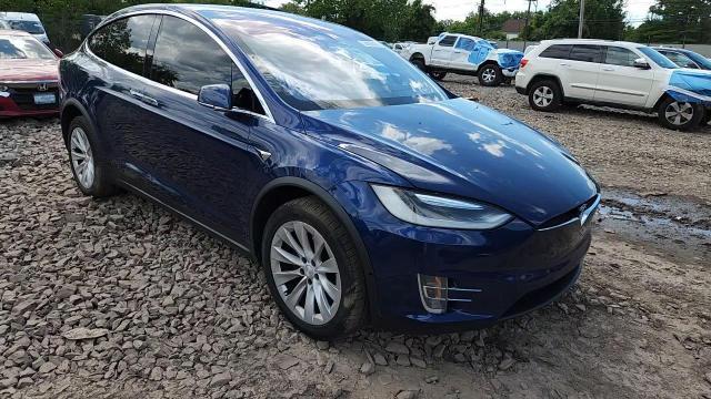 2017 Tesla Model X - zdjęcie 14