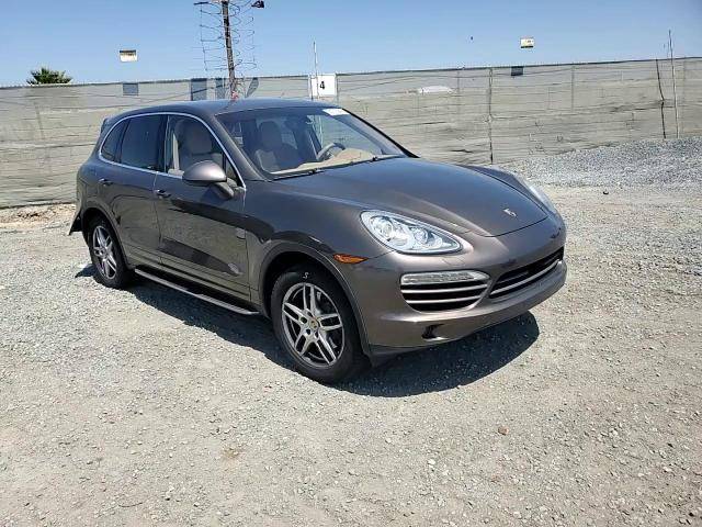 2014 Porsche Cayenne - zdjęcie 14