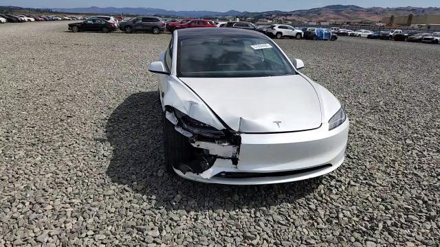 2025 Tesla Model 3 - zdjęcie 13