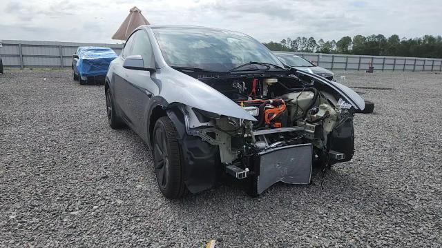 2026 Tesla Model Y - zdjęcie 14