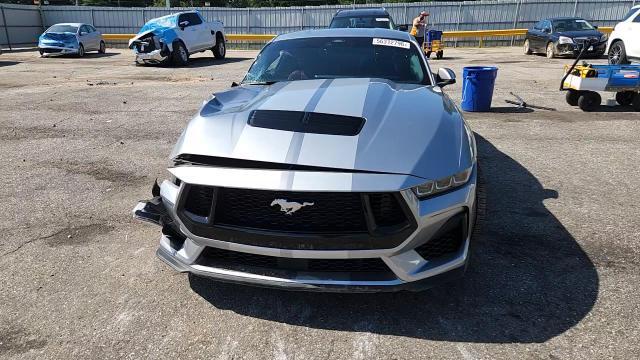 2024 Ford Mustang Gt - zdjęcie 13