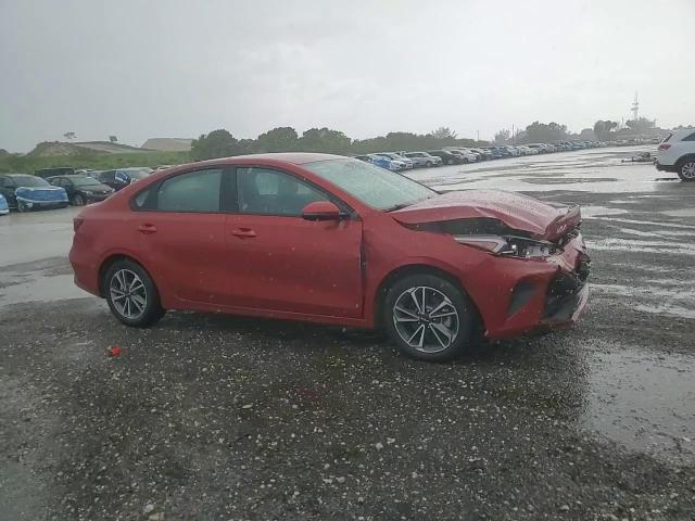 2023 Kia Forte Lxs - zdjęcie 13