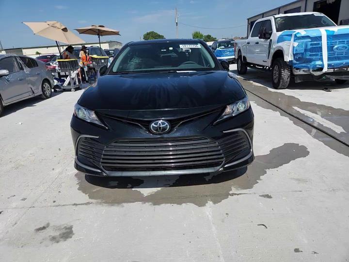 2024 Toyota Camry Le - zdjęcie 14