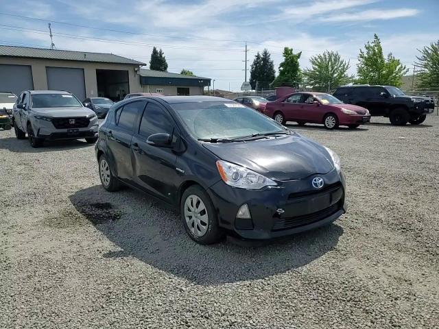 2014 Toyota Prius C One - zdjęcie 13