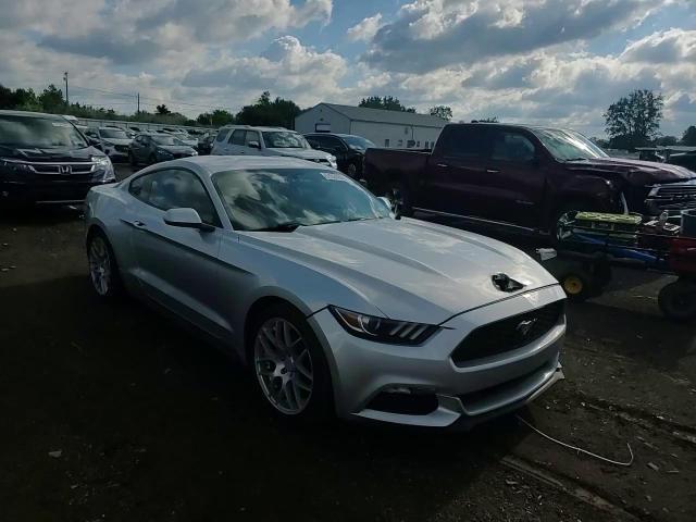 2017 Ford Mustang - zdjęcie 13