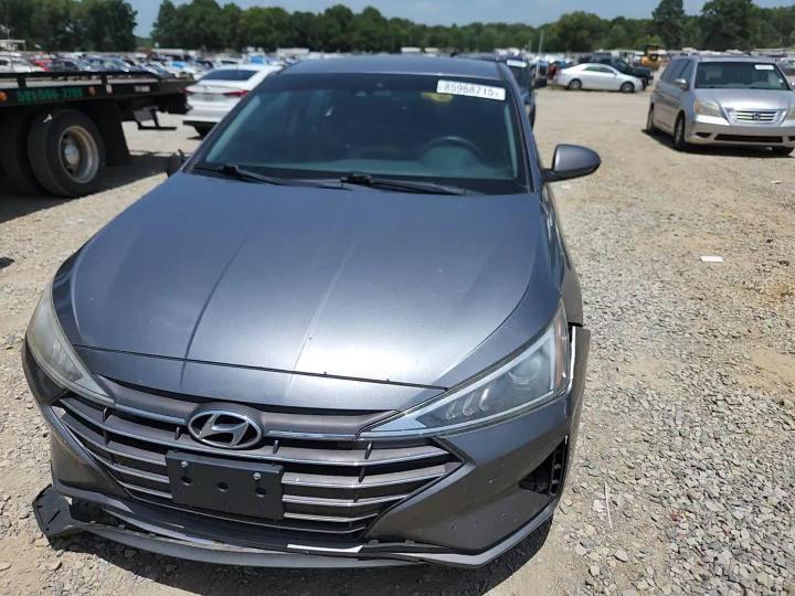 2019 Hyundai Elantra Sel - zdjęcie 13