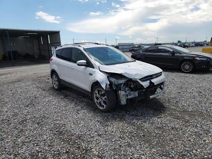 2013 Ford Escape Titanium - zdjęcie 15