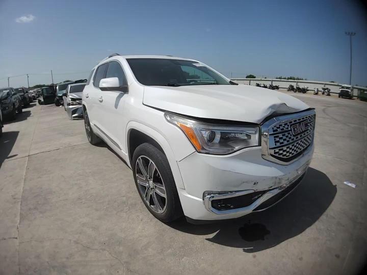 2017 GMC Acadia Denali - zdjęcie 14