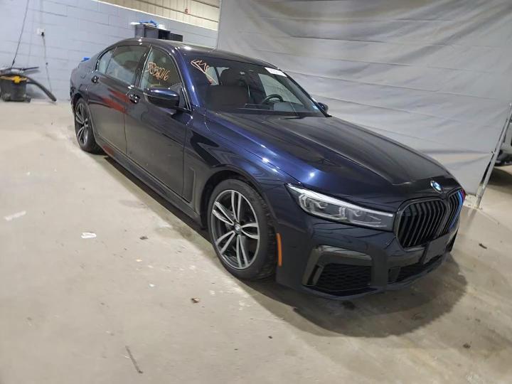 2020 BMW Seria 7 740i - zdjęcie 14