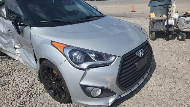 2016 Hyundai Veloster Turbo - zdjęcie 13