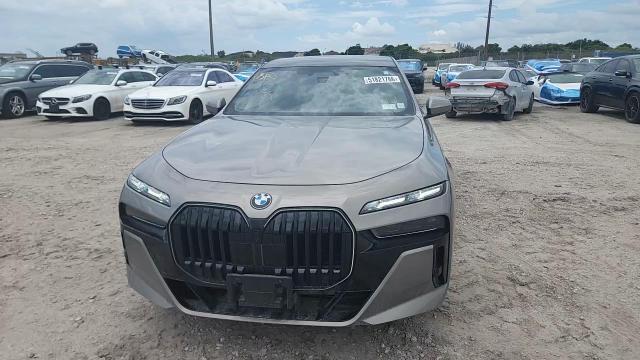 2025 BMW 760 Xi - zdjęcie 13