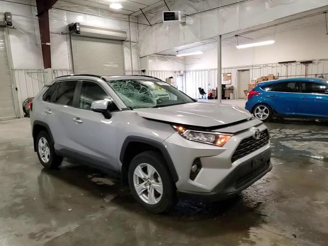 2020 Toyota Rav4 Xle - zdjęcie 14