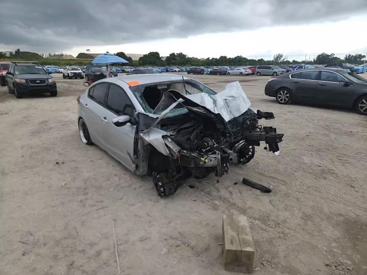 2017 Kia Forte Lx - zdjęcie 13