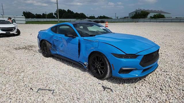 2024 Ford Mustang - zdjęcie 13