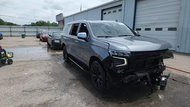2021 Chevrolet Suburban C1500 Premier - zdjęcie 15