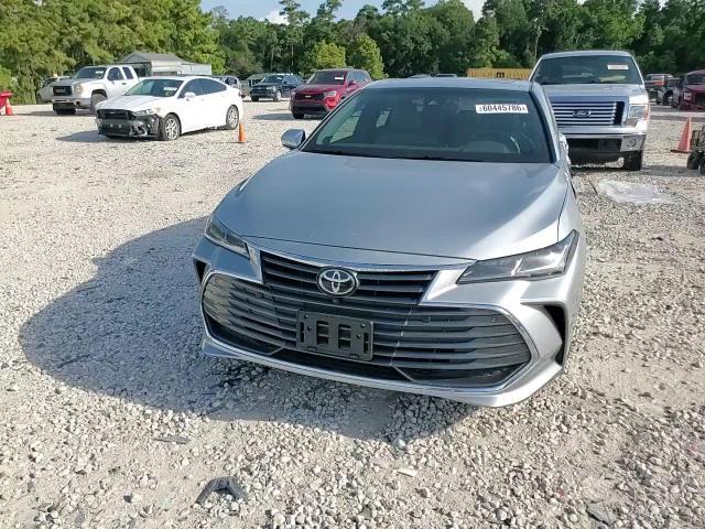 2020 Toyota Avalon Limited - zdjęcie 14