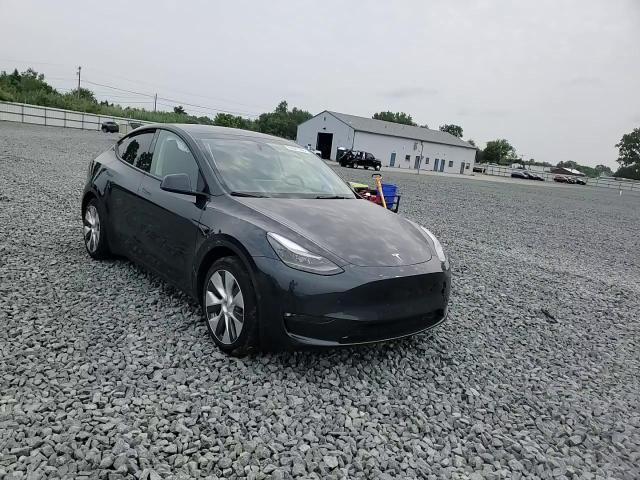 2024 Tesla Model Y - zdjęcie 13
