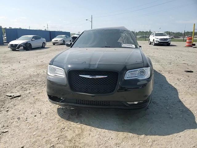 2018 Chrysler 300 Touring - zdjęcie 13