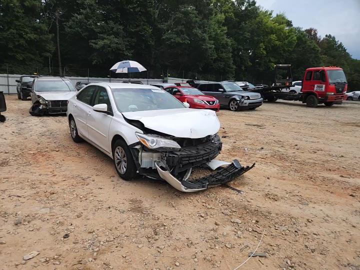 2017 Toyota Camry Le - zdjęcie 25