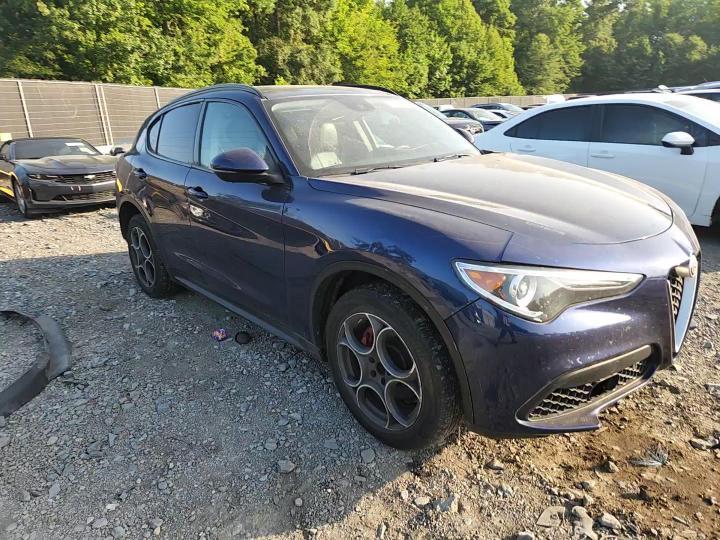 2018 Alfa Romeo Stelvio Sport - zdjęcie 14