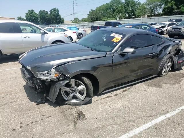 2017 Ford Mustang - zdjęcie 13