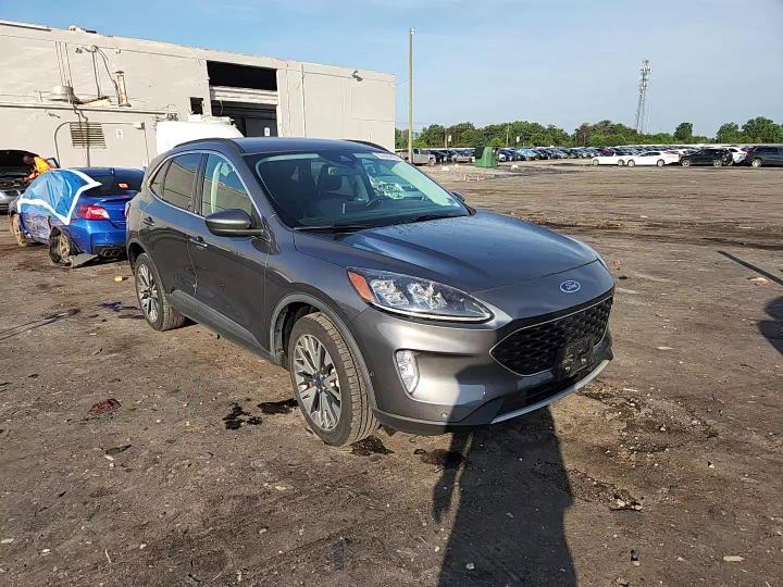 2021 Ford Escape Titanium - zdjęcie 14