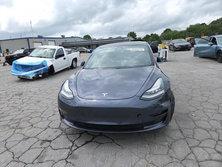 2020 Tesla Model 3 - zdjęcie 13