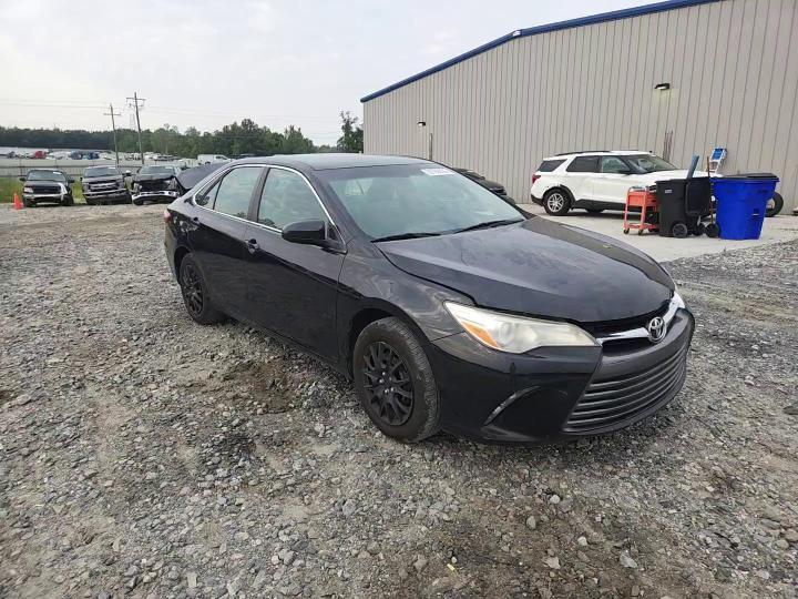 2017 Toyota Camry Le - zdjęcie 13