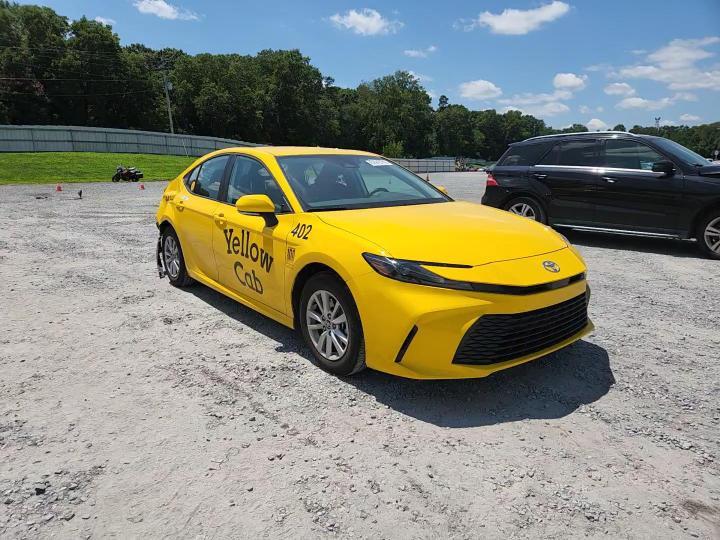 2026 Toyota Camry Le - zdjęcie 13