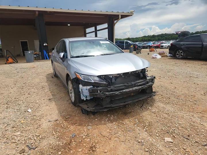 2019 Toyota Camry Le - zdjęcie 14