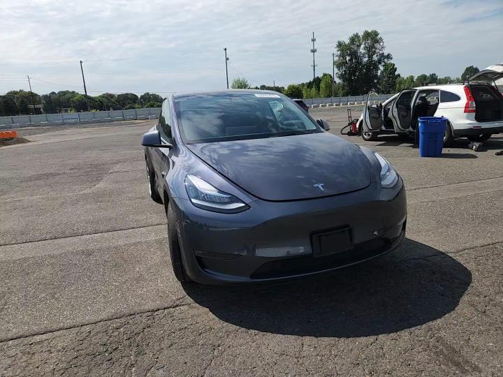 2021 Tesla Model Y - zdjęcie 13