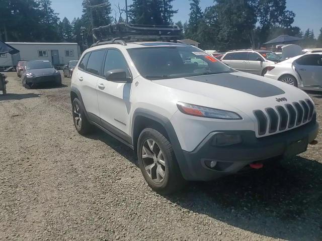 2016 Jeep Cherokee Trailhawk - zdjęcie 14