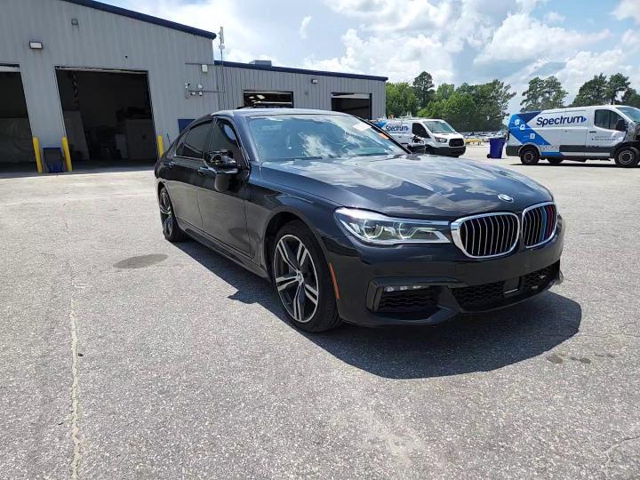 2019 BMW Seria 7 B7 - zdjęcie 13
