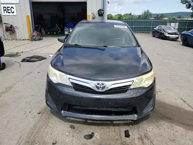 2014 Toyota Camry Le - zdjęcie 14