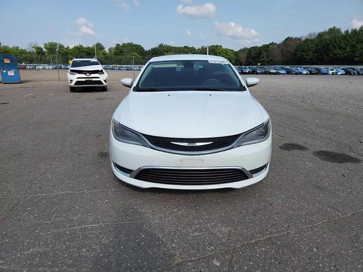 2015 Chrysler 200 Limited - zdjęcie 13