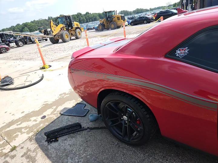 2017 Dodge Challenger Srt 392 - zdjęcie 13