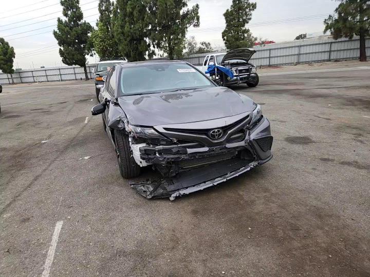 2023 Toyota Camry Se - zdjęcie 13