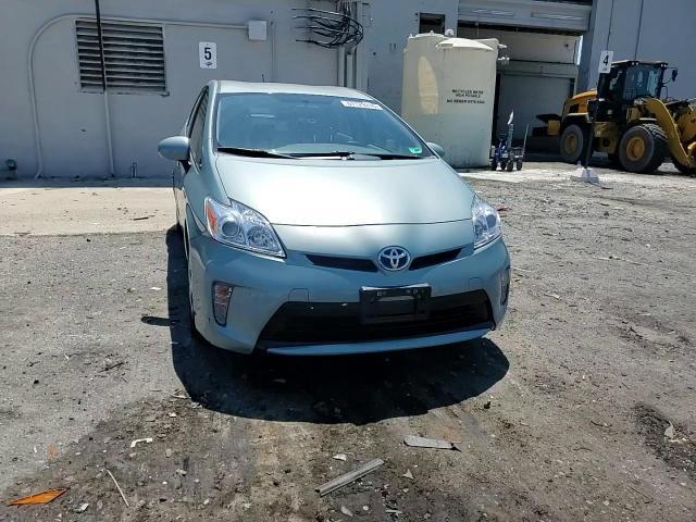 2014 Toyota Prius Three - zdjęcie 25