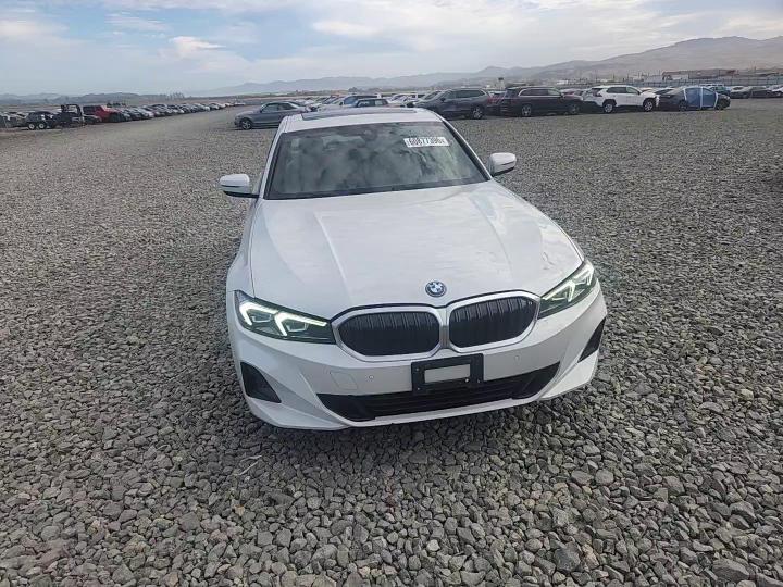 2023 BMW 330Xe - zdjęcie 13